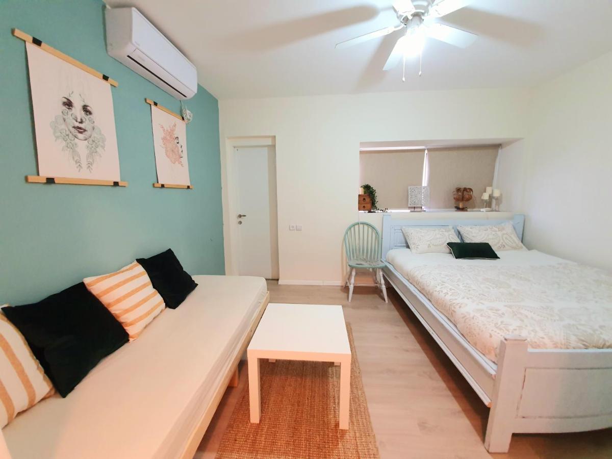 Sunshine Suite Boutique - Only 5 Min Walk To The Beach Ейлат Екстериор снимка